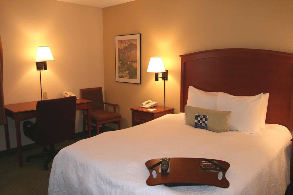 Hyatt Place Tucson Central Номер фото